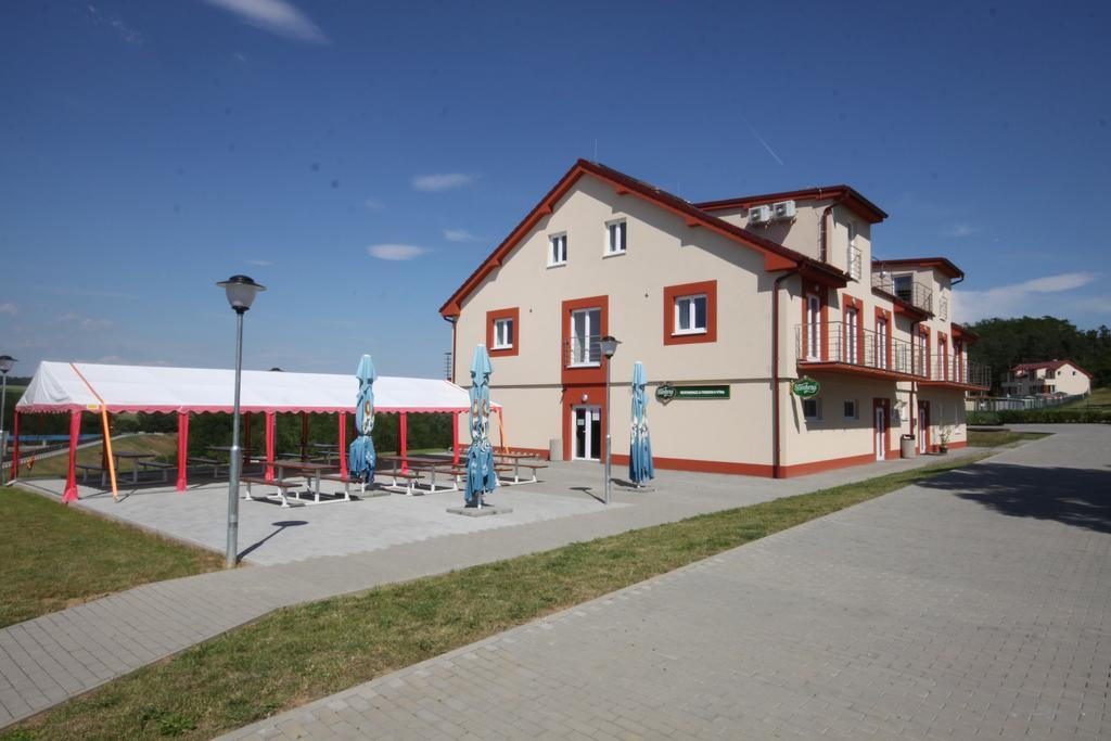 Mobilheimy U Prehrady Otel Horní Dunajovice Dış mekan fotoğraf