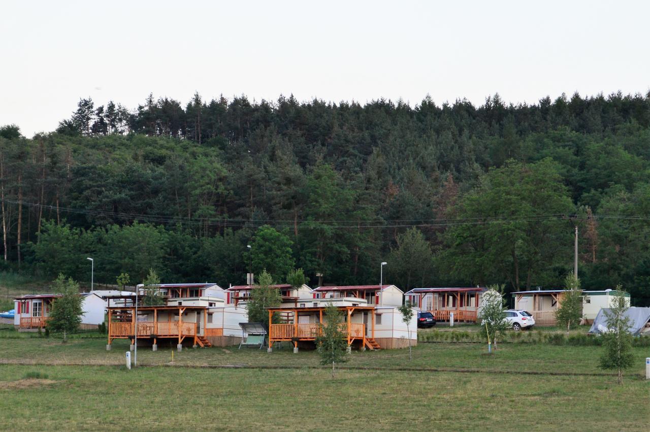 Mobilheimy U Prehrady Otel Horní Dunajovice Dış mekan fotoğraf